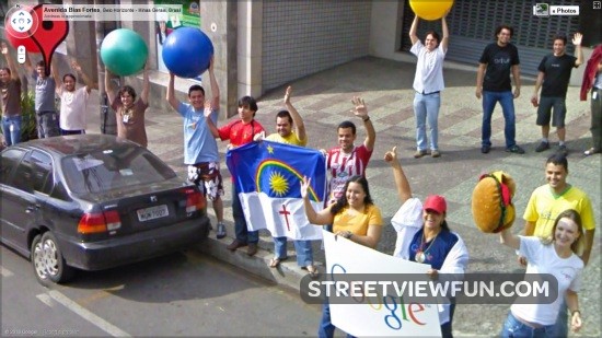 google maps funny street view. Google Street View Brasil Team