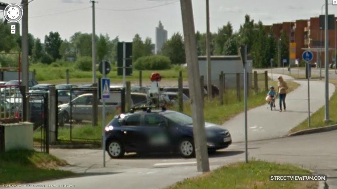 Estonian parking, with 16 Google Street View cars!!!! StreetViewFun