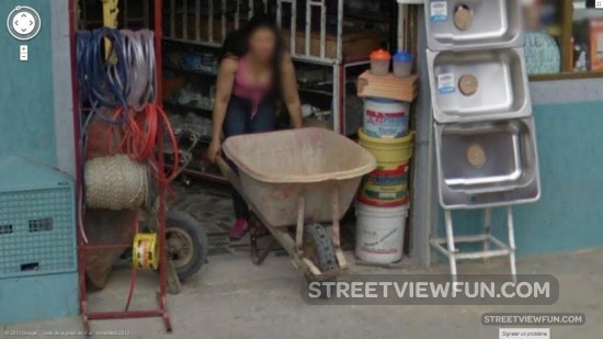 colombian-woman-hard-at-work