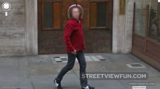 jesus-walks-around-turin-italy