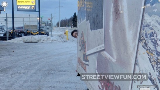 guy-behind-the-truck