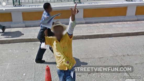 hi-greeting-colombia-google-street-view