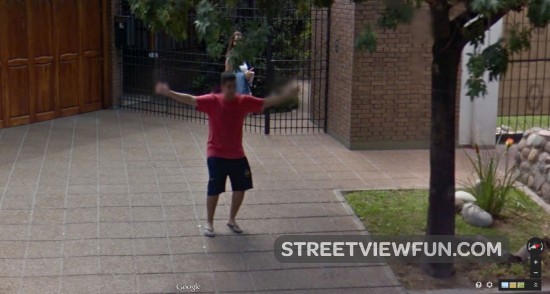 big-hug-argentina-street-view
