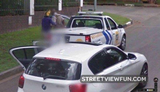 mugging-security-guard