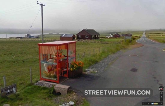 funny-bus-stop-scotland