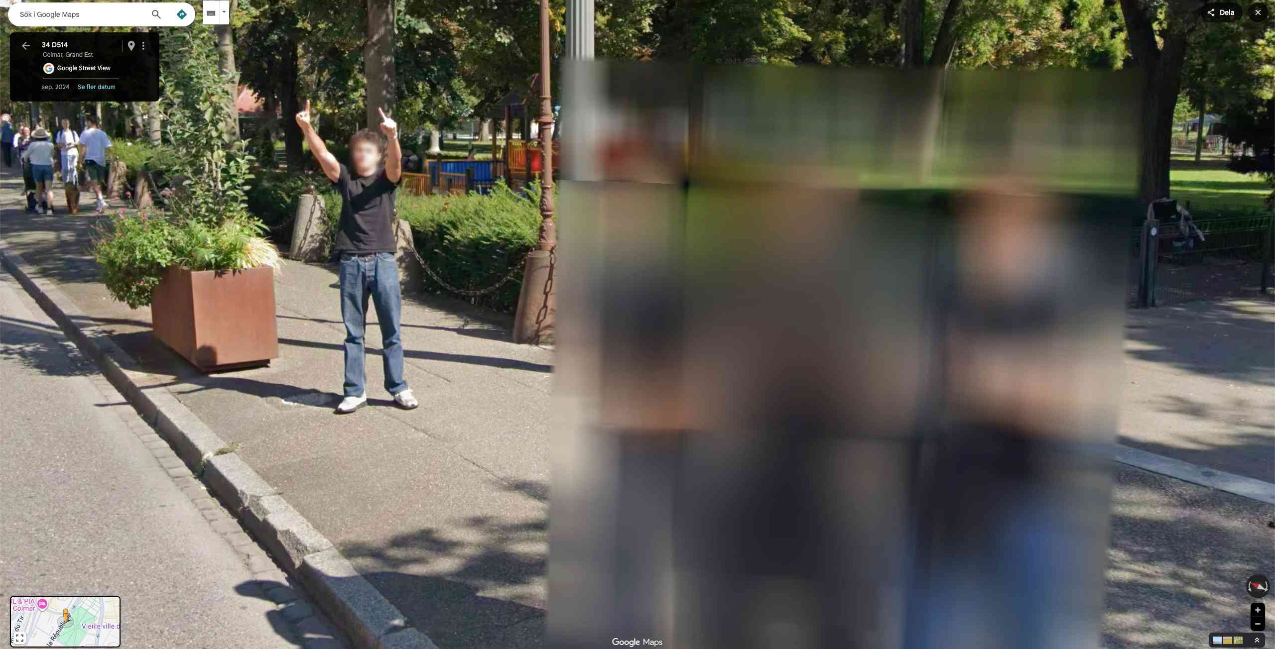blur two fingers